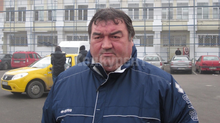 Усмивки от старите ФУТБОЛНИ ленти: Емил Маринов –голмайсторът с лице на ангел и шут на килър - ІІ част